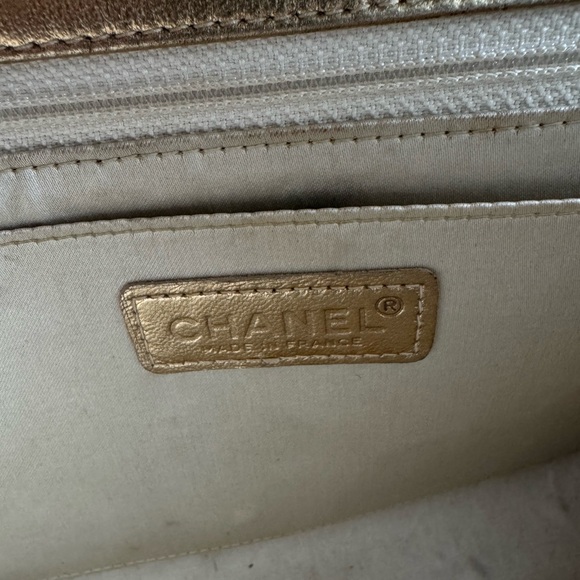 CHANEL Cream Gold Quilted Shoulder Bag - Picture 5 of 9